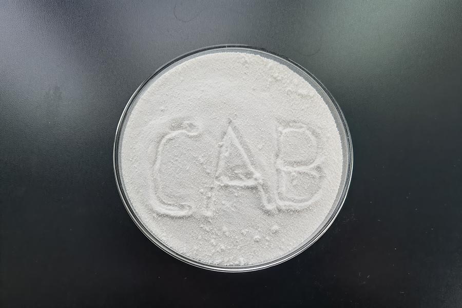 ¿Qué hace que la resina de butirato de acetato de celulosa (CAB) sea la opción ideal?
